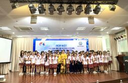 Họp mặt và trao học bổng cho học sinh Vừ A Dính trường Nam Việt