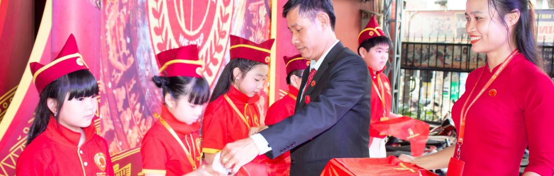 Lễ kết nạp Đội viên Trường Tiểu học Nam Việt - Cơ sở 7